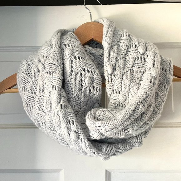 GAP Light Blue Twist Bauble Wool Blend Infinity Scarf - Picture 1 of 8